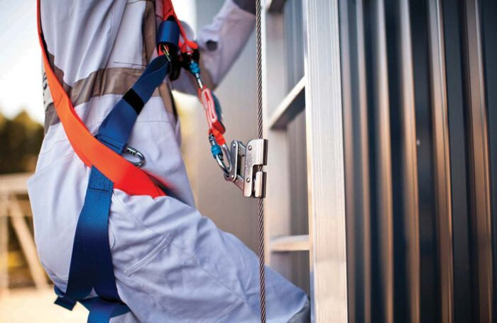 Ladder Cable Fall Arrest with Vertical Fixed Ladder