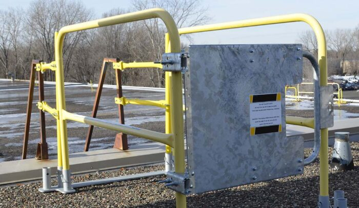 EasyFit 17"-48" adjustable self-closing spring loaded safety gate, Galvanized