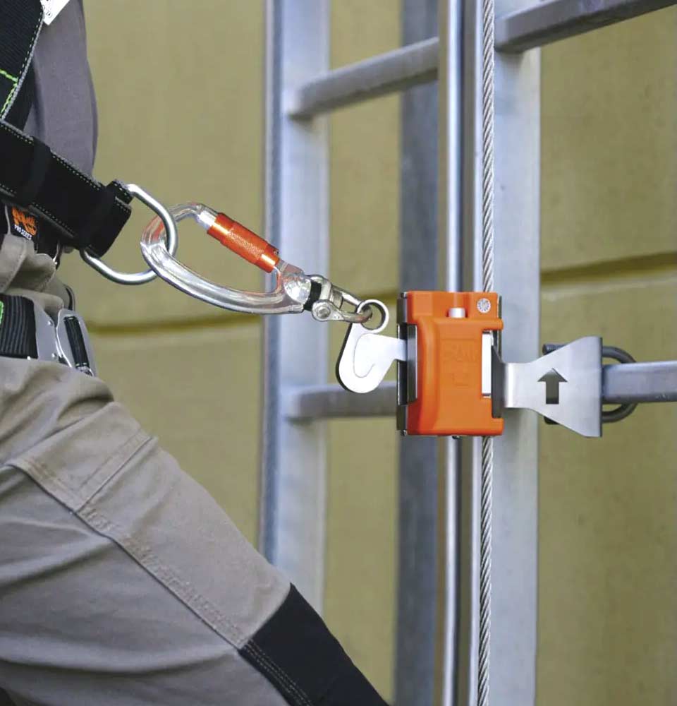 Automatic Pass Through Cable Sleeve W Integral Swivel And Carabiner Cai Safety Systems Inc 