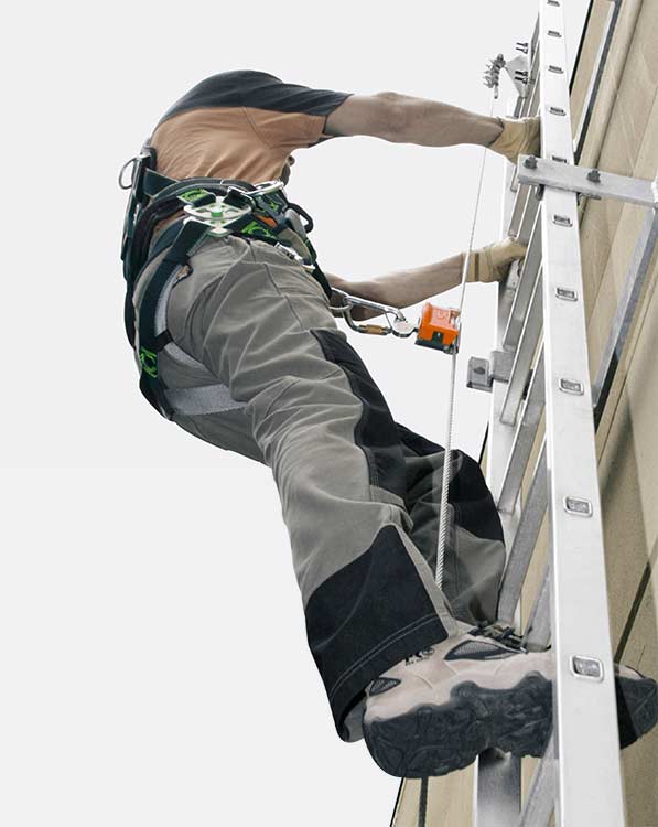Ladder Cable Fall Arrest w/ Automatic Pass-Through Sleeve