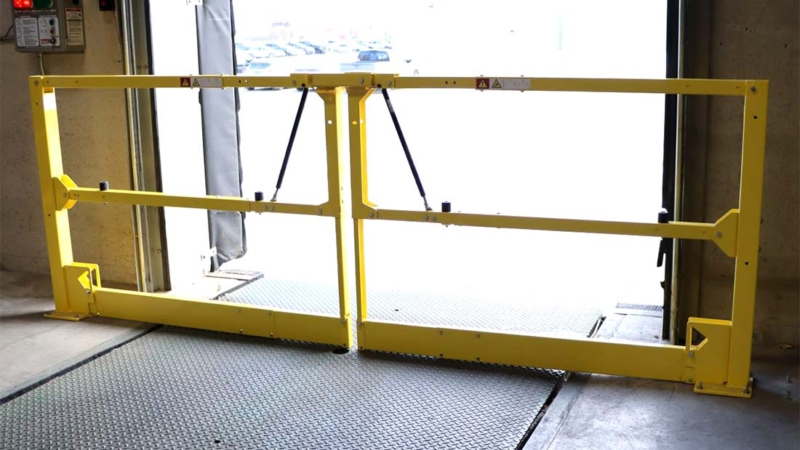 Split Opening Cantilever Gate