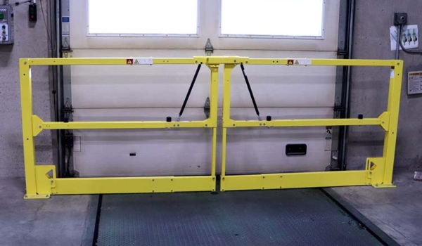 Split Opening Cantilever Gate